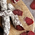 Вяленая говяжья колбаса Рохоторо на красном вине — без усилителей вкуса и добавок